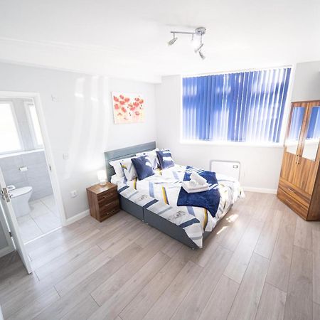 Stylish Studios With Ensuite, Separate Kitchen, And Prime Location In St Helen St Helens  Exteriér fotografie