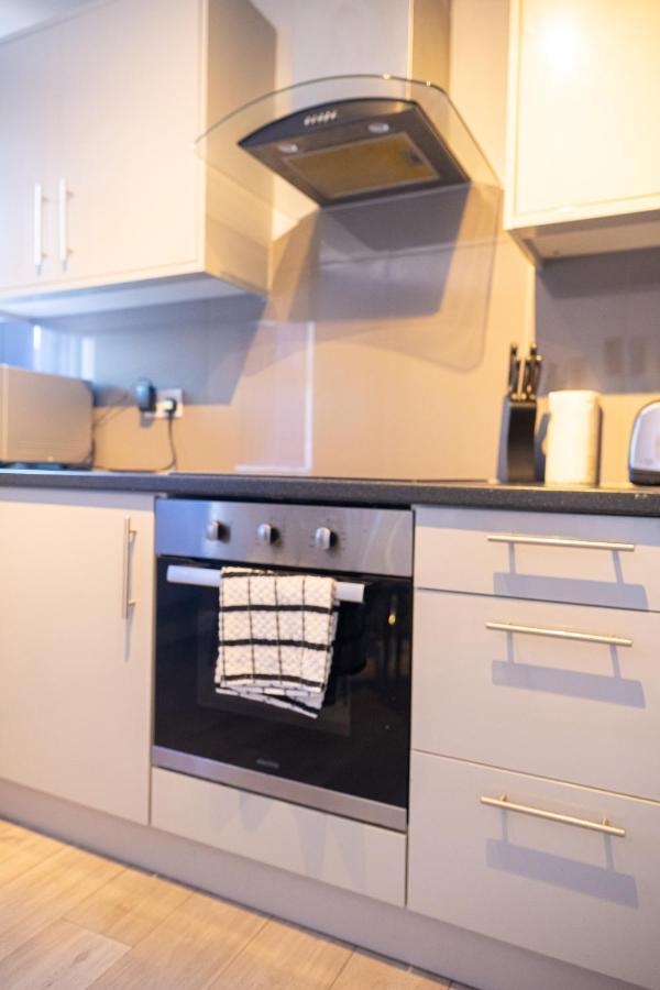 Stylish Studios With Ensuite, Separate Kitchen, And Prime Location In St Helen St Helens  Exteriér fotografie