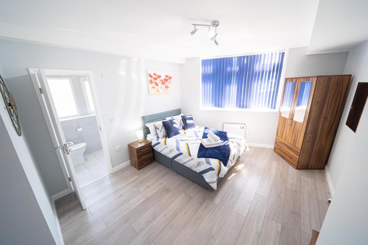 Stylish Studios With Ensuite, Separate Kitchen, And Prime Location In St Helen St Helens  Exteriér fotografie