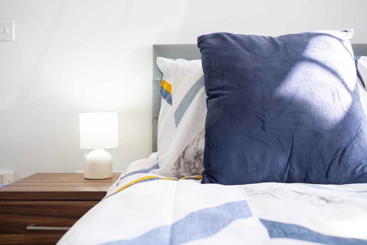 Stylish Studios With Ensuite, Separate Kitchen, And Prime Location In St Helen St Helens  Exteriér fotografie